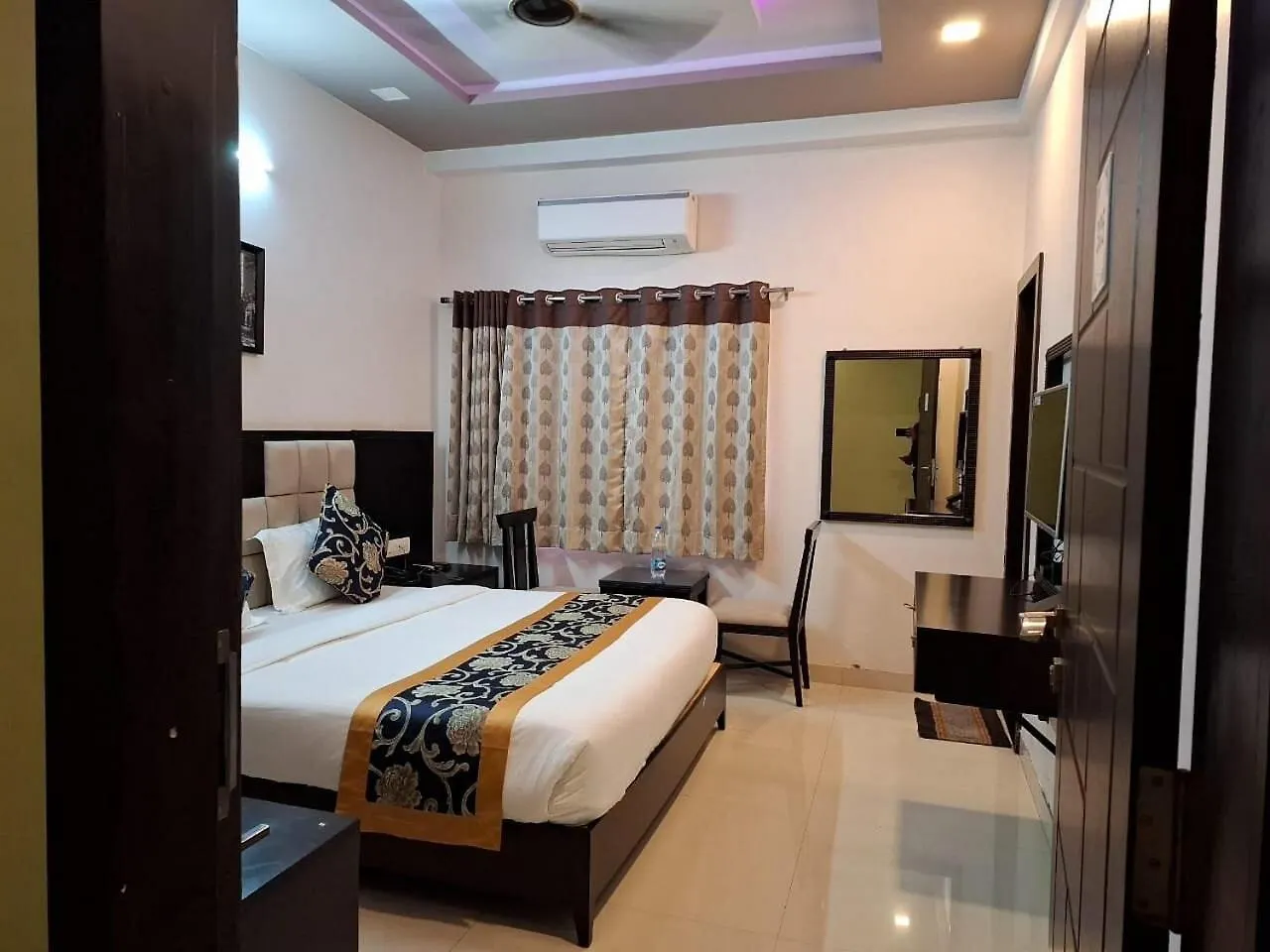 ***  Hotel The Palace View Udaipur India